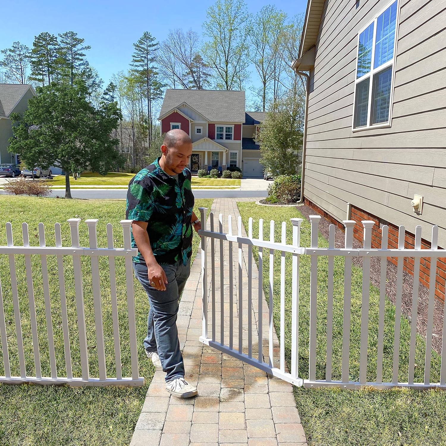Vinyl Picket Fence 44" W x 41" H 2 Pack and White Vinyl Gate Kit 59.7" W x 41.1" H E6254