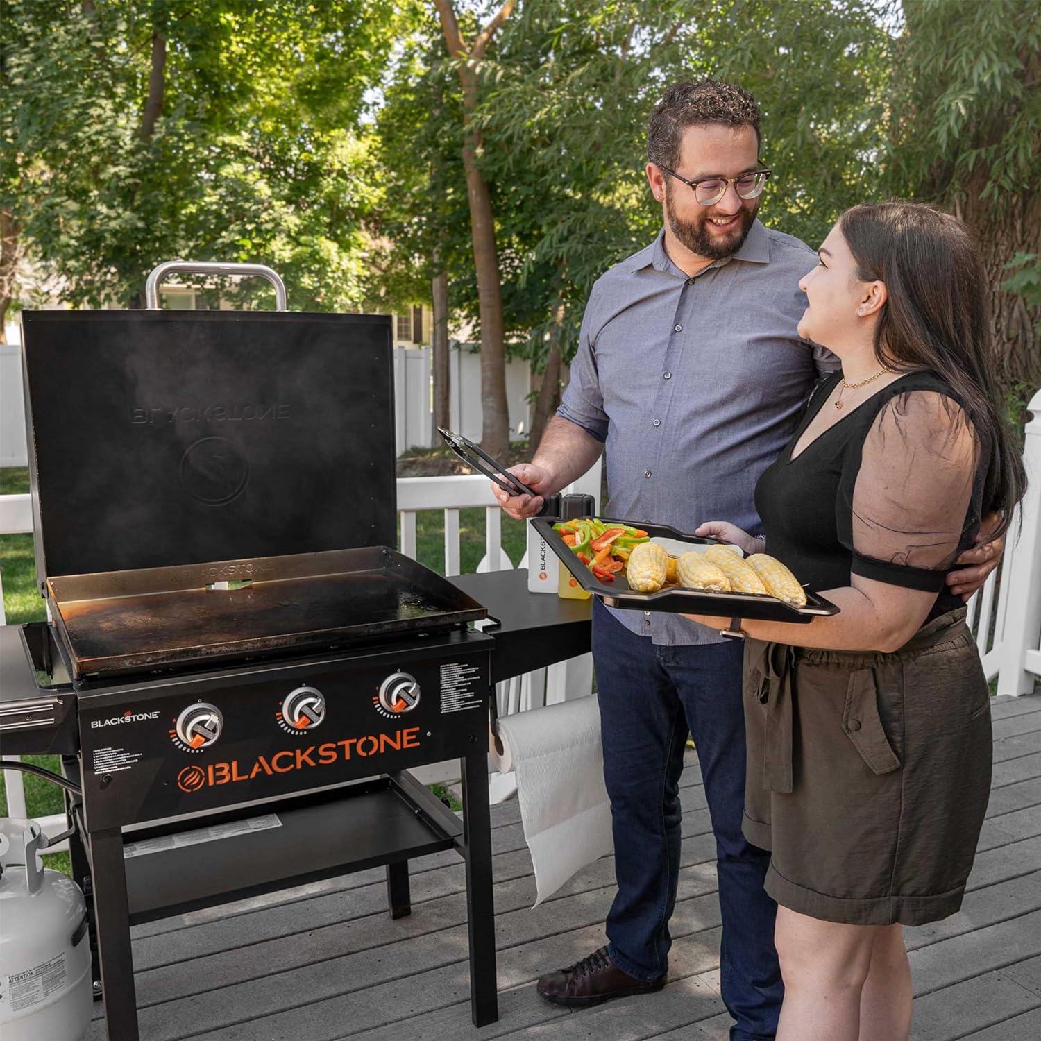 28 Inch Black Griddle with Hood 3-Burner Outdoor Flat Top Grill Z33789
