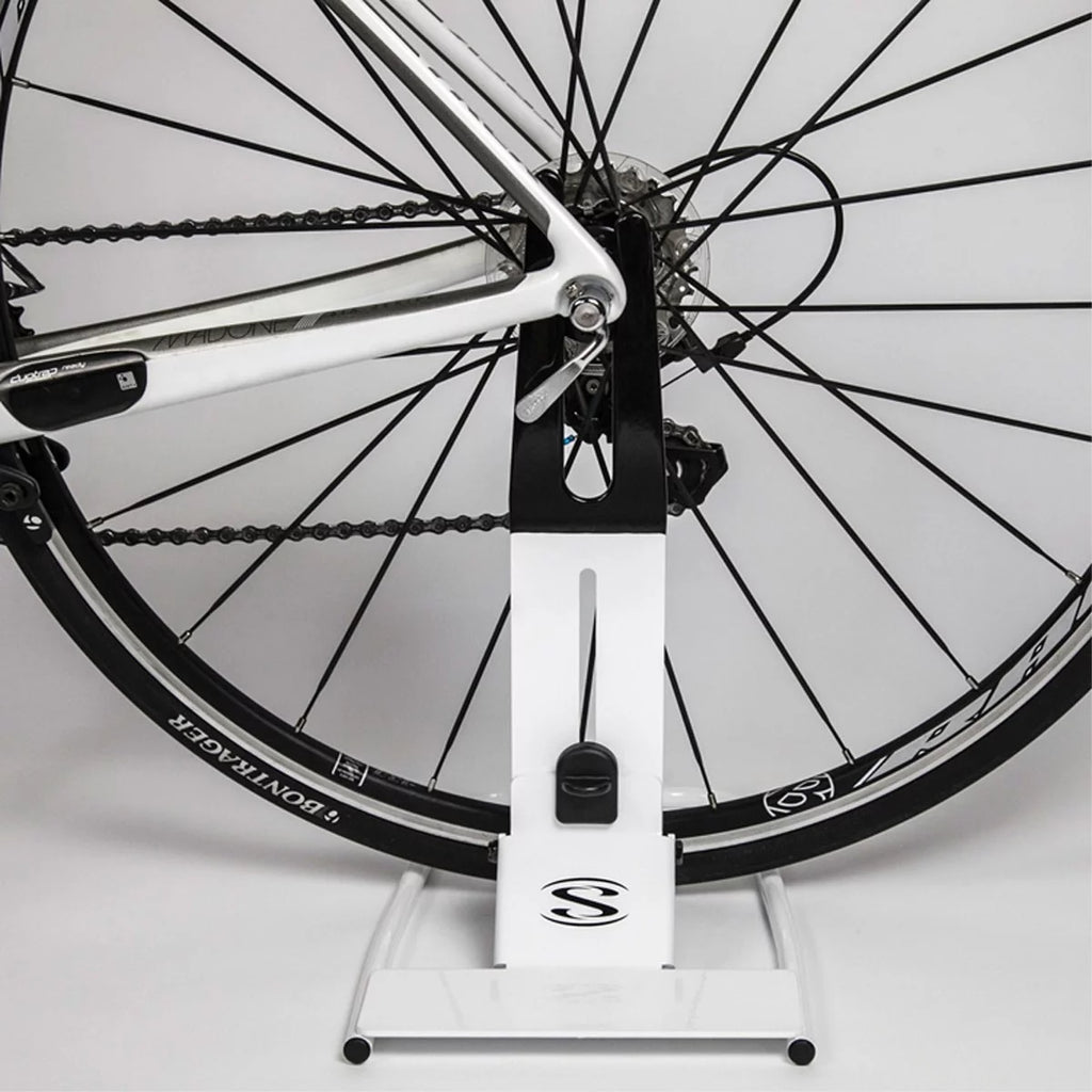 17.9 in x 13.4 in x 10.4 in Single Bike Stand F112