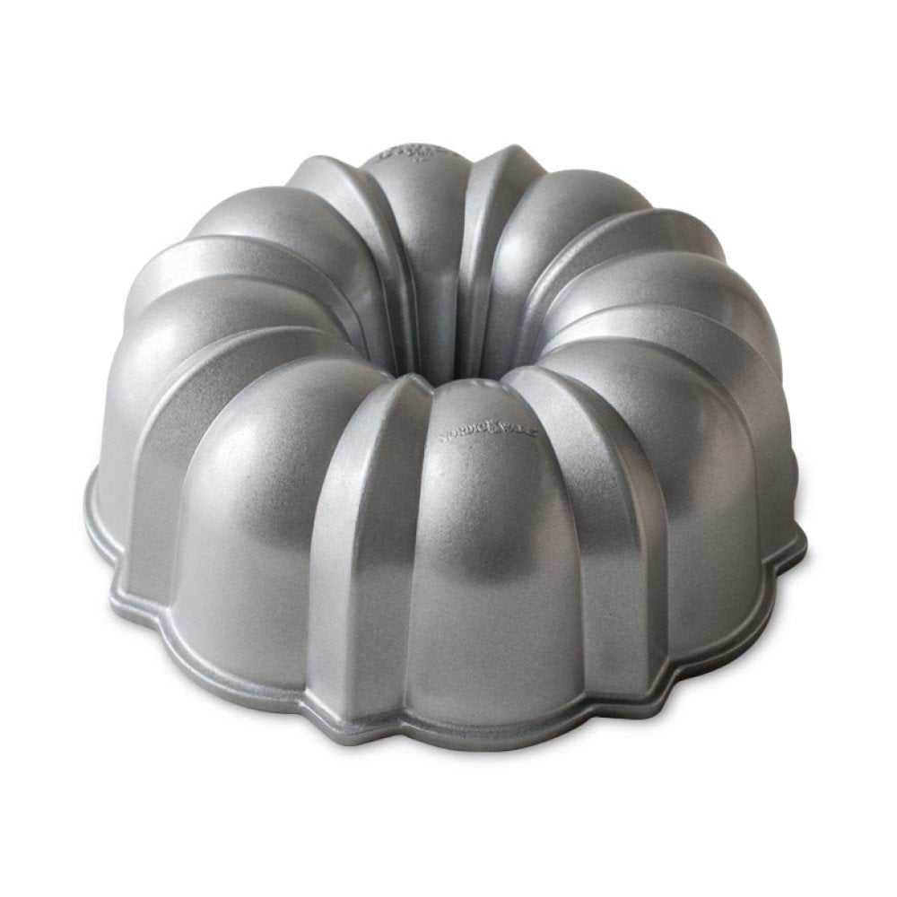 Sparkling Silver Bundt Pan H316