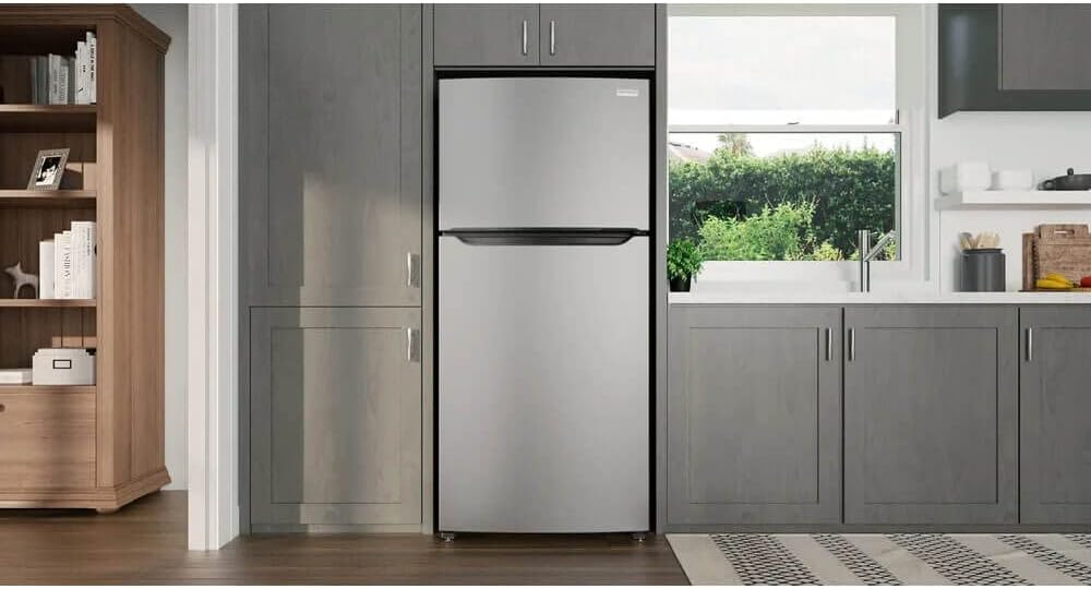 18.3 Cu. Ft. Stainless Top-Freezer Refrigerator P178