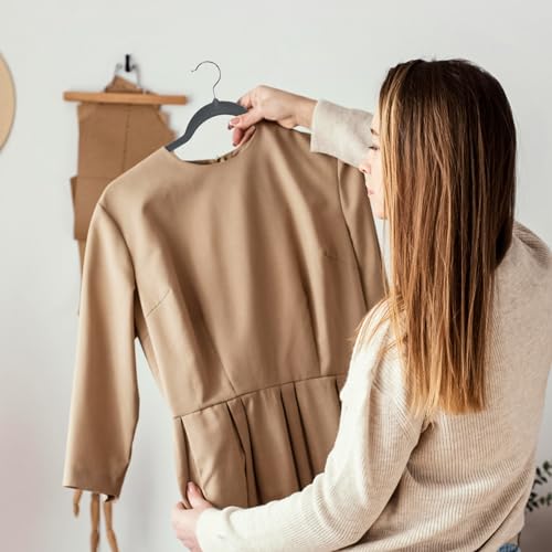 Velvet Hangers 20 Pack Non Slip Ivory Felt Hangers with 360° Rotatable Hook Z243