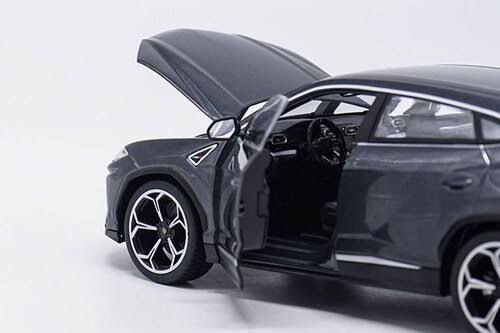 Grey 1/18 Diecast Model Car Z895
