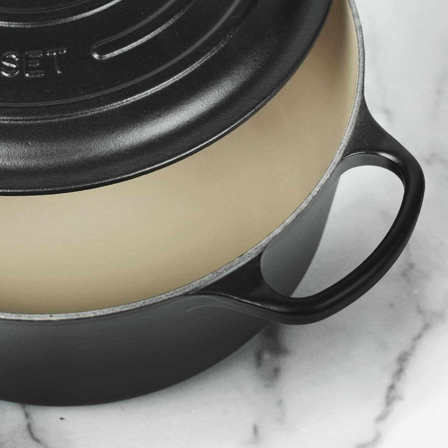 6.75-quart Round Wide Dutch Oven with Copper Knob W79724