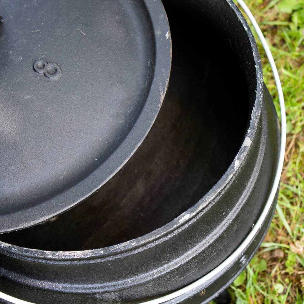 Cast Iron 3 Quart Dutch Oven with Lid V511251