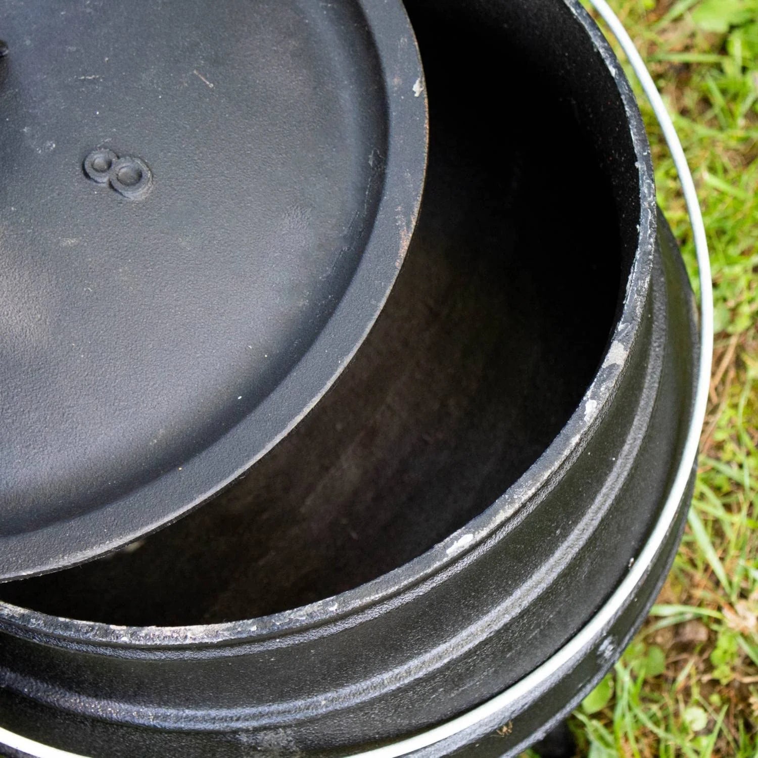 Cast Iron 3 Quart Dutch Oven with Lid V511251