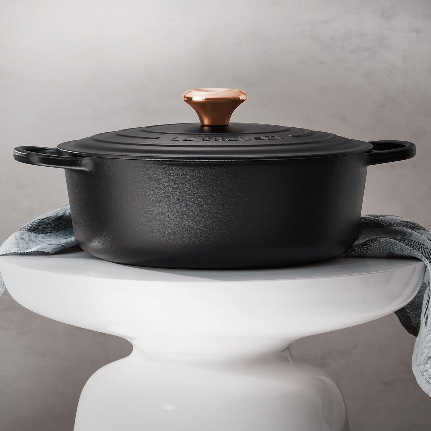 6.75-quart Round Wide Dutch Oven with Copper Knob W79724