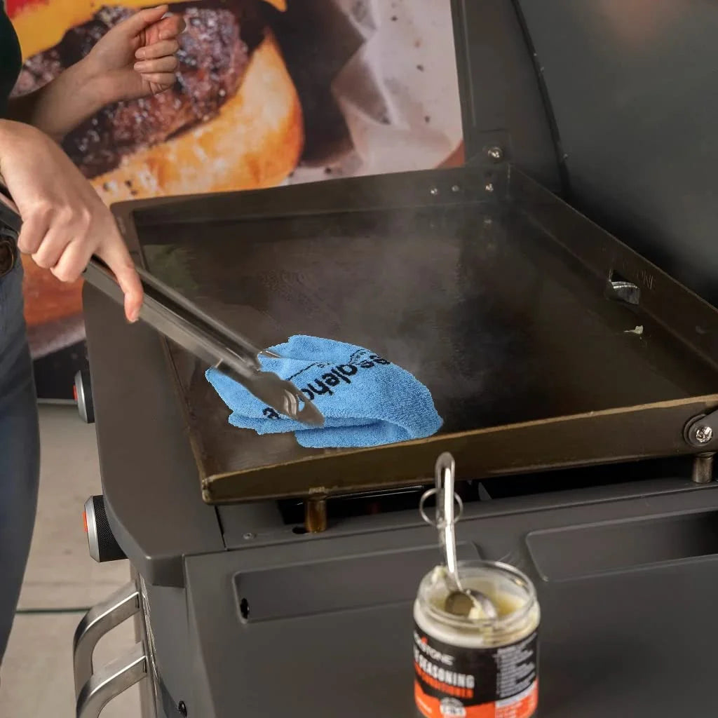 28 Inch Black Griddle with Hood 3-Burner Outdoor Flat Top Grill Z33789