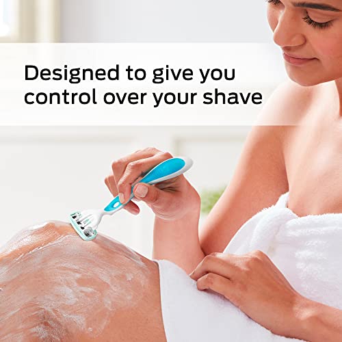 Hydro Silk Sensitive Skin Razor with 2 Moisturizing Razor Blade Refills L45382
